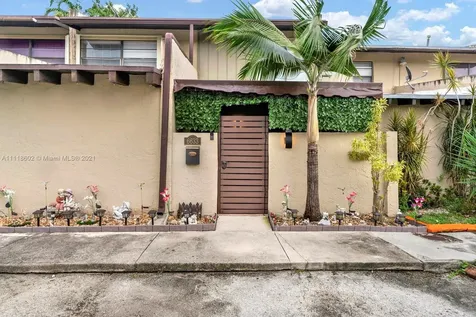 6633 SW 113th Court Miami FL 33173