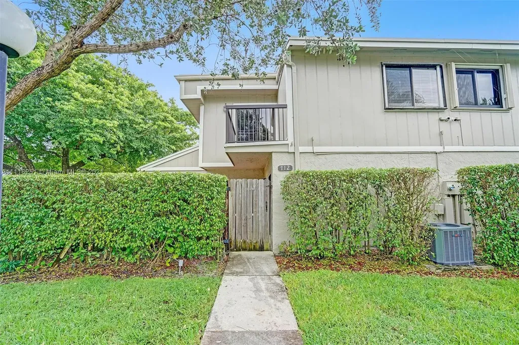 712 Commodore Drive Plantation FL 33325