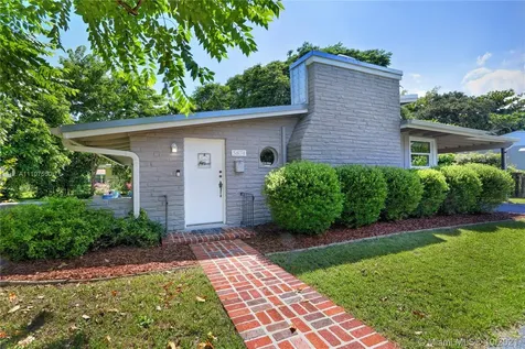 5874 SW 50th Terrace Miami FL 33155