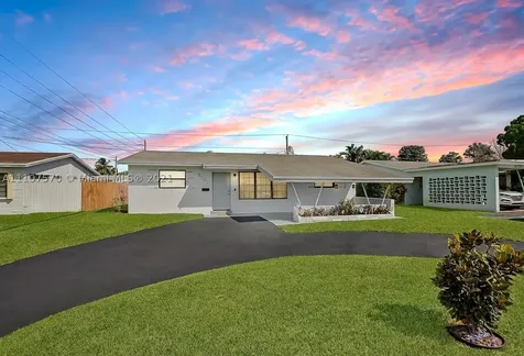 6781 Mcclellan Street Hollywood FL 33024
