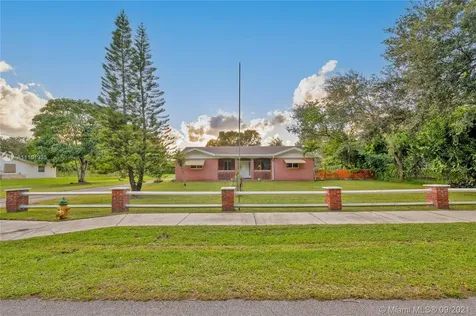 4765 SW 61st Avenue Davie FL 33314