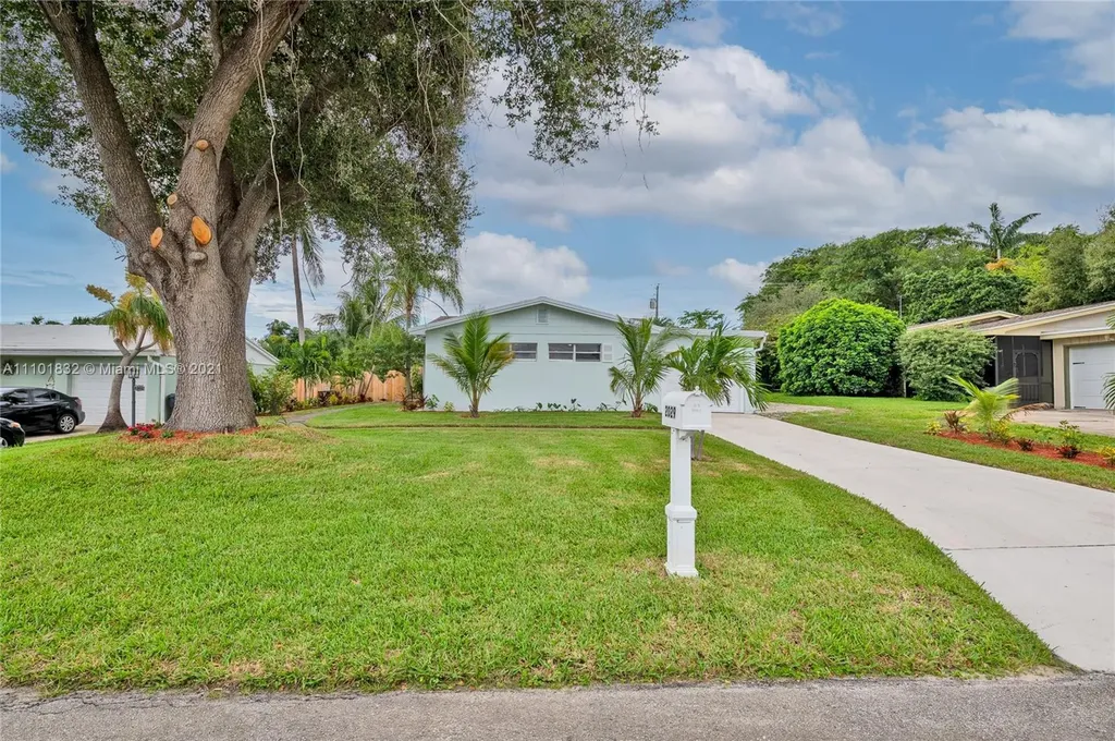 2029 Collier Avenue Lake Worth FL 33461