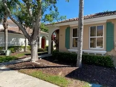 937 NE 42nd Place Homestead FL 33033