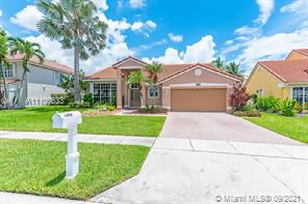 1141 NW 193rd Avenue Pembroke Pines FL 33029