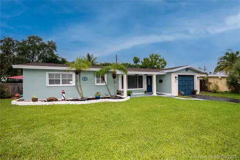 308 S 56th Avenue Hollywood FL 33023