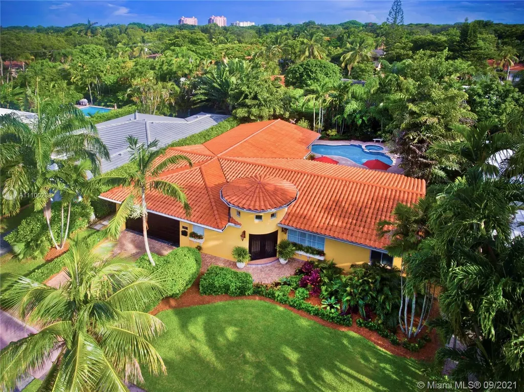 422 Luenga Avenue Coral Gables FL 33146