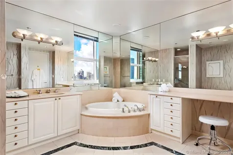 20165 NE 39th Place Aventura FL 33180