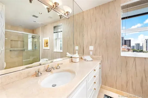 20165 NE 39th Place Aventura FL 33180