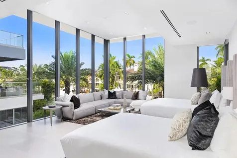 440 Mola Avenue Fort Lauderdale FL 33301