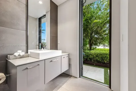 440 Mola Avenue Fort Lauderdale FL 33301