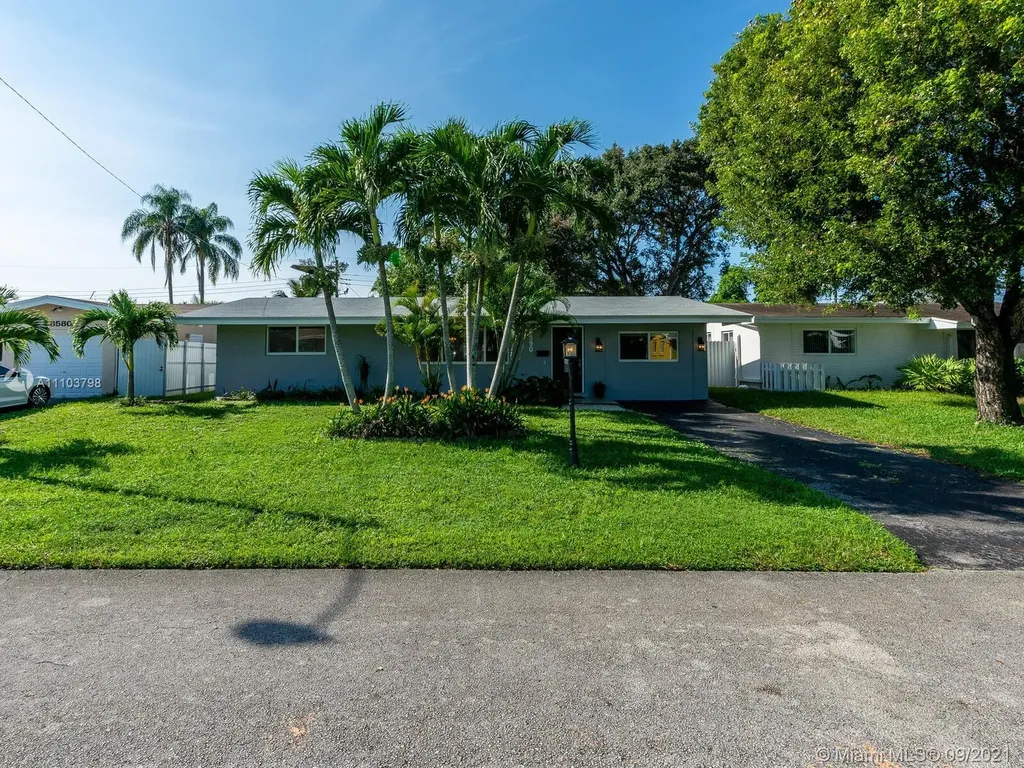 8590 NW 11th Court Pembroke Pines FL 33024