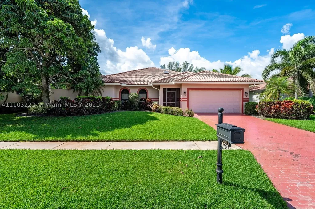 10104 Canoe Brook Circle Boca Raton FL 33498