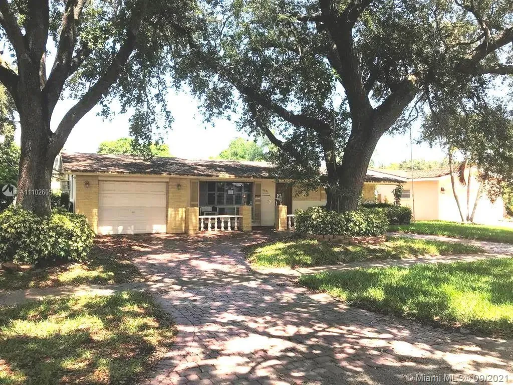 5401 Buchanan Street Hollywood FL 33021