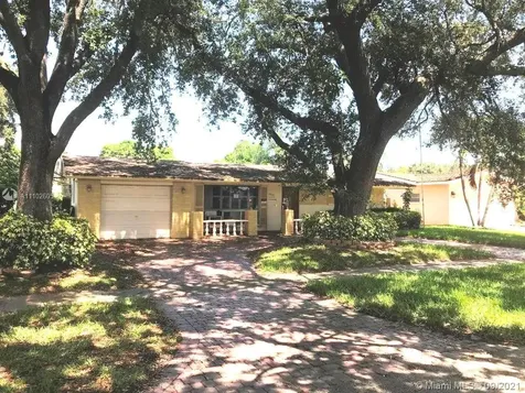 5401 Buchanan Street Hollywood FL 33021