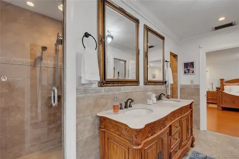 13825 SW 83 Court Palmetto Bay FL 33158