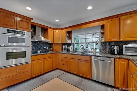 13825 SW 83 Court Palmetto Bay FL 33158