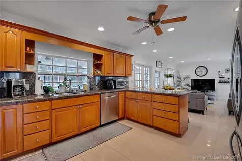 13825 SW 83 Court Palmetto Bay FL 33158
