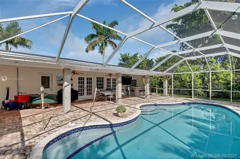 13825 SW 83 Court Palmetto Bay FL 33158