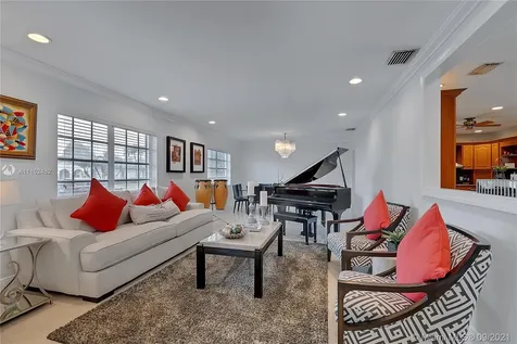13825 SW 83 Court Palmetto Bay FL 33158