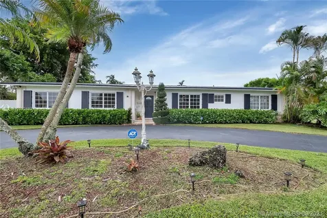 13825 SW 83 Court Palmetto Bay FL 33158
