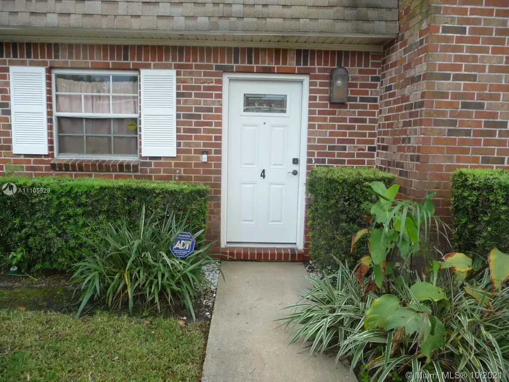 413 N Cypress Drive Tequesta FL 33469
