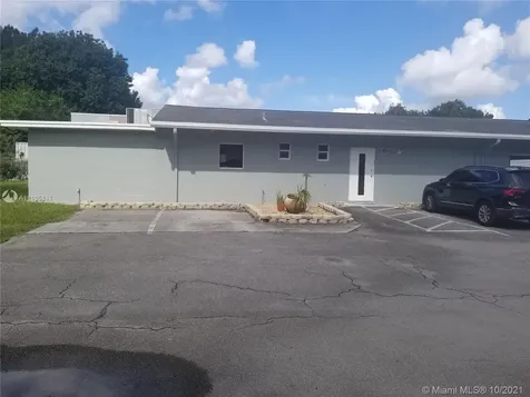 4182 S University Drive Davie FL 33328