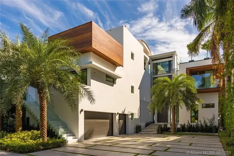 1374 S Venetian Way Miami FL 33139