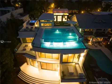 1374 S Venetian Way Miami FL 33139