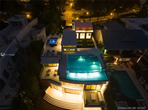 1374 S Venetian Way Miami FL 33139