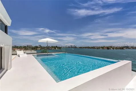 1374 S Venetian Way Miami FL 33139