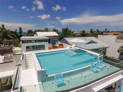 1374 S Venetian Way Miami FL 33139