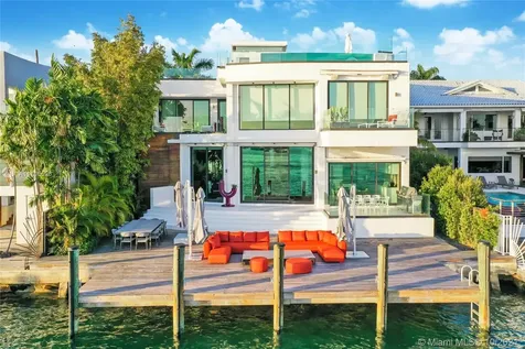 1374 S Venetian Way Miami FL 33139