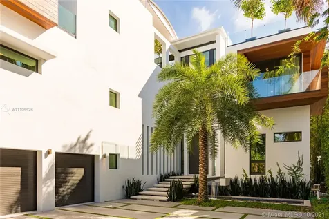 1374 S Venetian Way Miami FL 33139