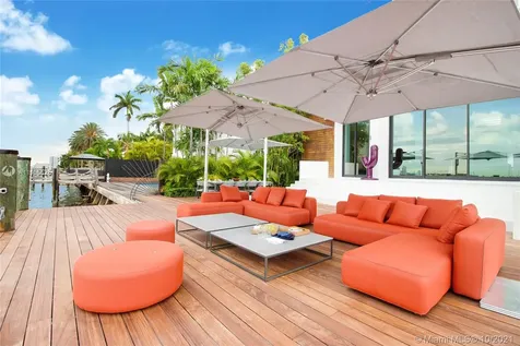 1374 S Venetian Way Miami FL 33139