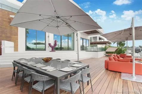 1374 S Venetian Way Miami FL 33139