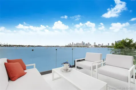 1374 S Venetian Way Miami FL 33139