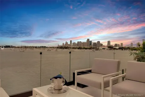 1374 S Venetian Way Miami FL 33139