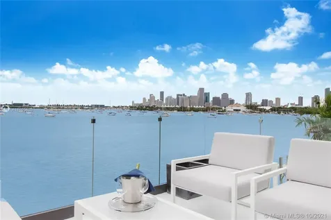 1374 S Venetian Way Miami FL 33139