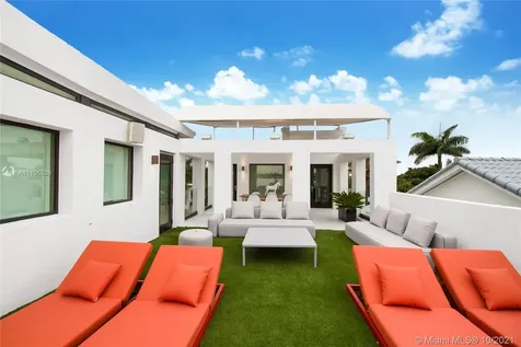 1374 S Venetian Way Miami FL 33139