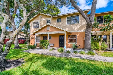 10577 NW 6th Street Pembroke Pines FL 33026