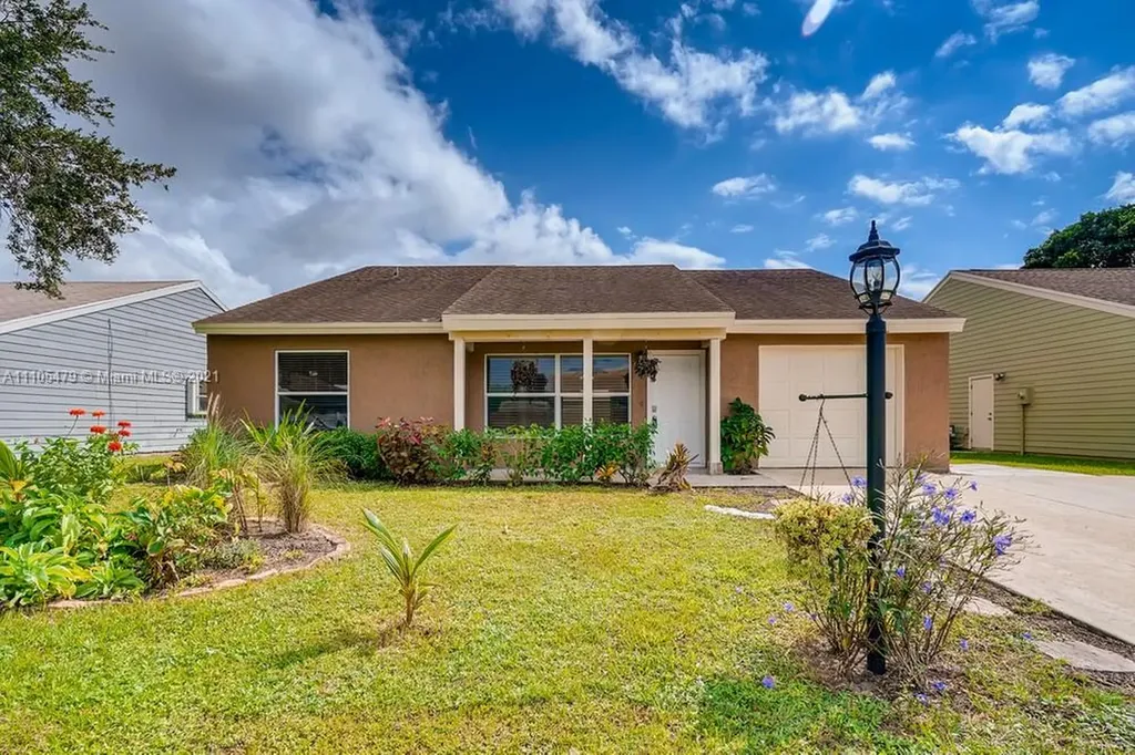 7914 Ridgewood Drive Lake Worth FL 33467