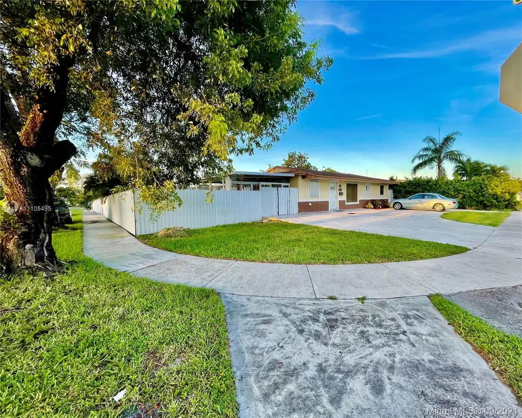 4581 NW 201st Terrace Miami Gardens FL 33055