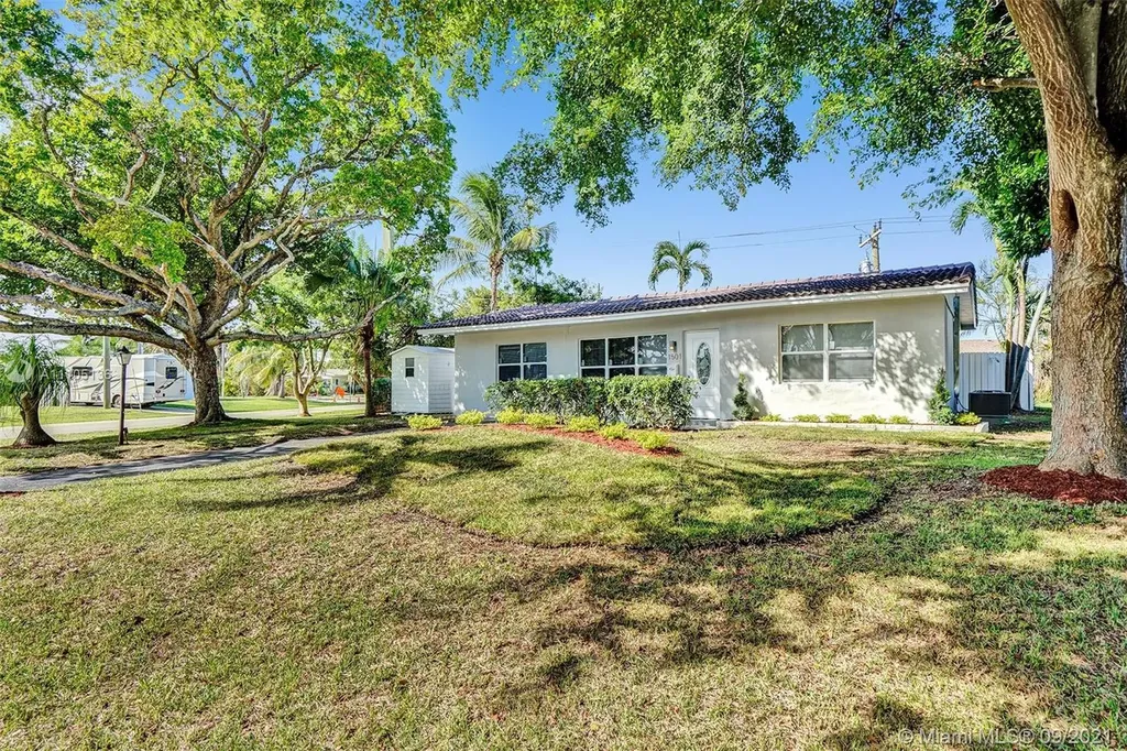 1501 NE 32nd Place Pompano Beach FL 33064
