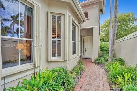 1378 Harbor View W Hollywood FL 33019