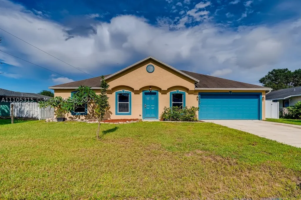 1107 SE Puritan Lane Port St. Lucie FL 34983