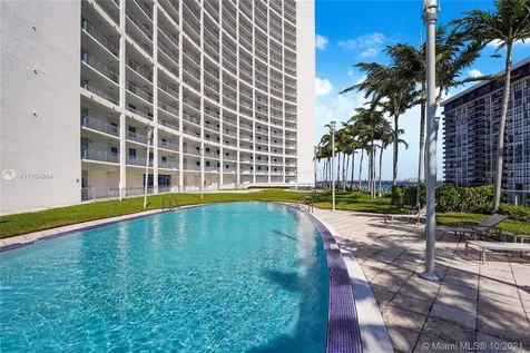 Miami FL 33137