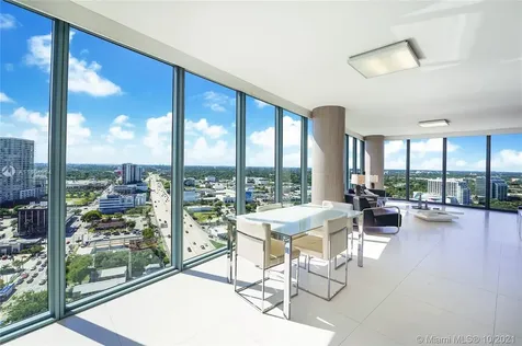 Miami FL 33137