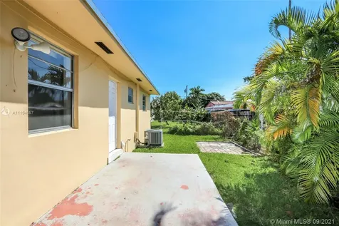 3156-3158 SW 27th Street Miami FL 33133