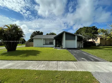 1560 N Bluebird Lane Homestead FL 33035