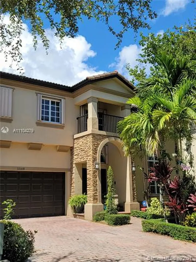 22668 SW 94th Path Cutler Bay FL 33190